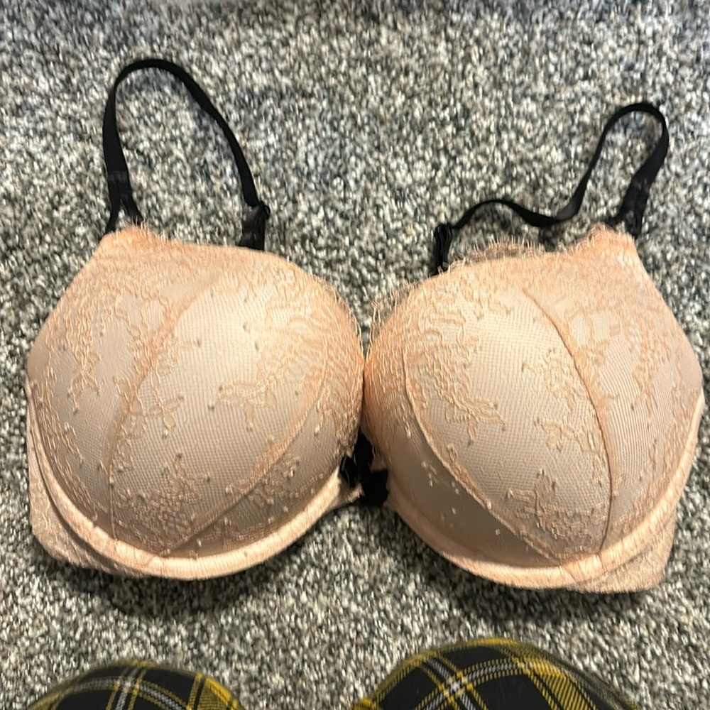 Victoria’s Secret Bombshell Plunge Bra